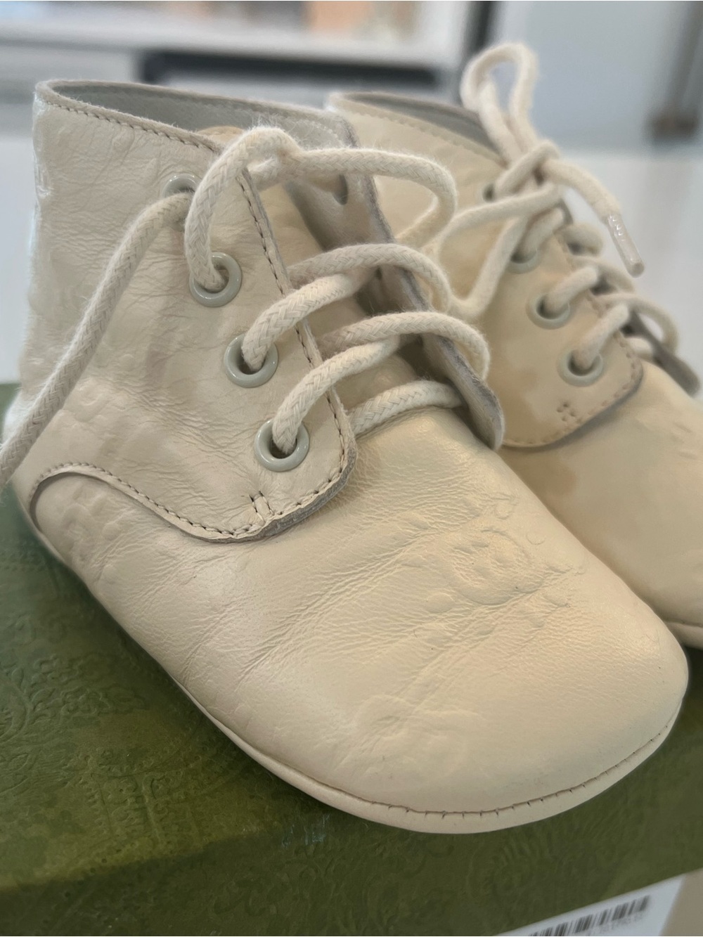 Gucci Cream Leather Baby Lace-Up Walkers
